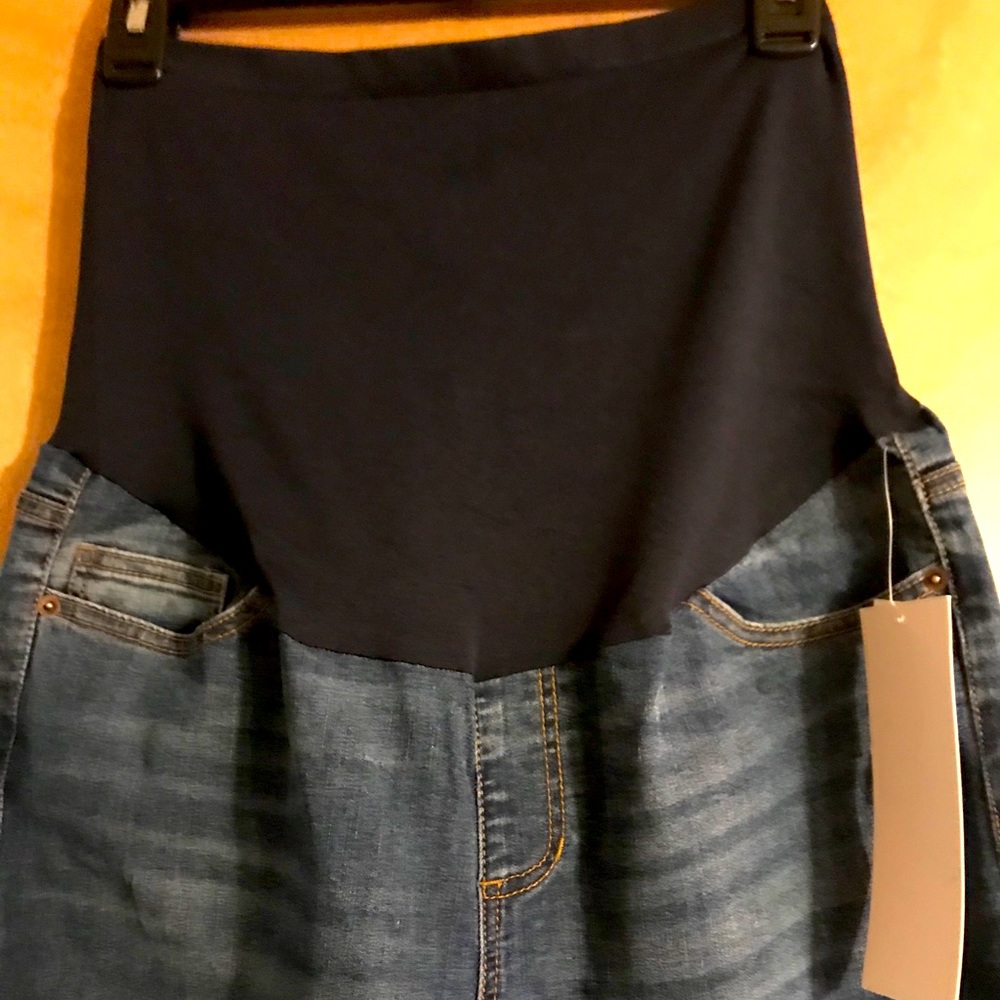 ❗JUST REDUCED❗NWT Harper Grey Maternity Jeans